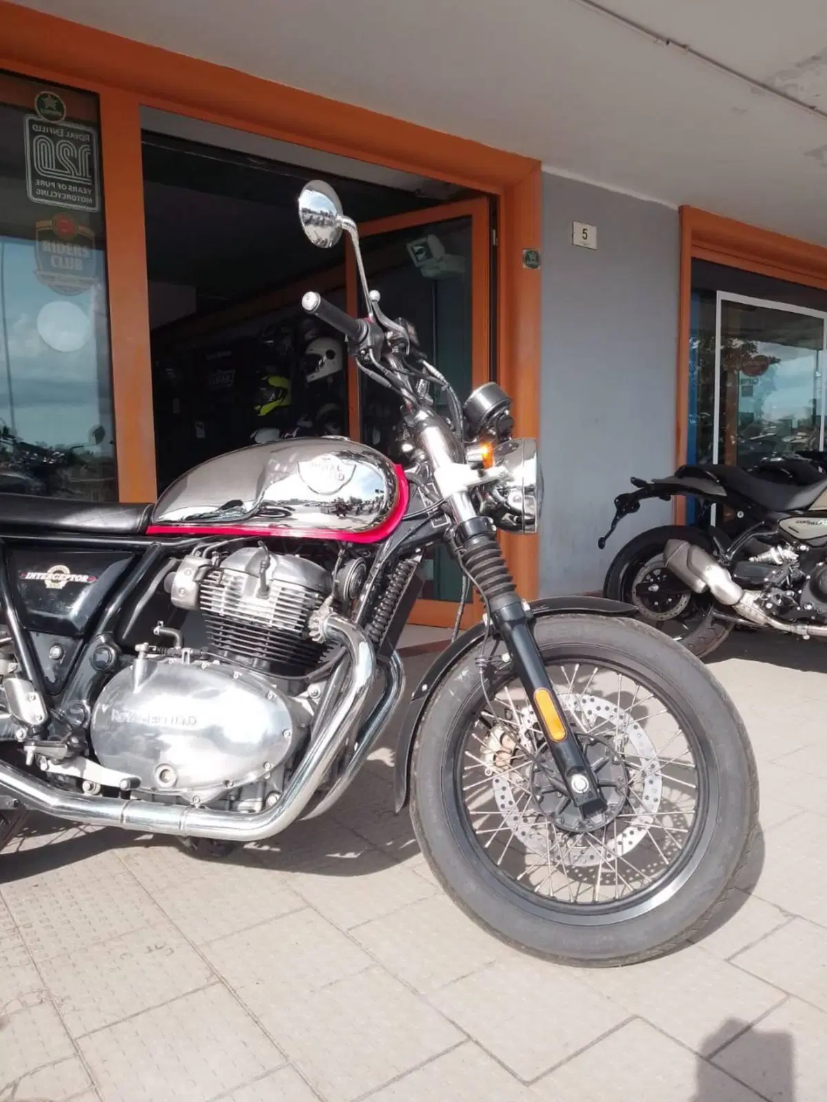 Royal Enfield Interceptor 650 (2021 - 26) (2)