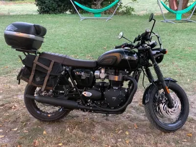 Triumph Bonneville T120 Black (2021 - 25) usata