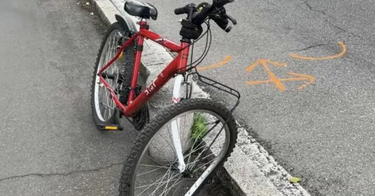 Incidente tra moto e bici