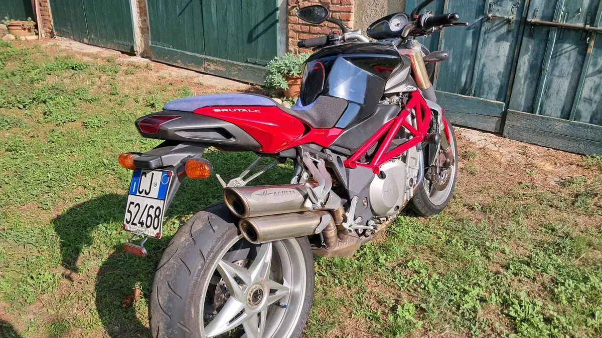 MV Agusta Brutale 750 S (2002 - 06) (2)