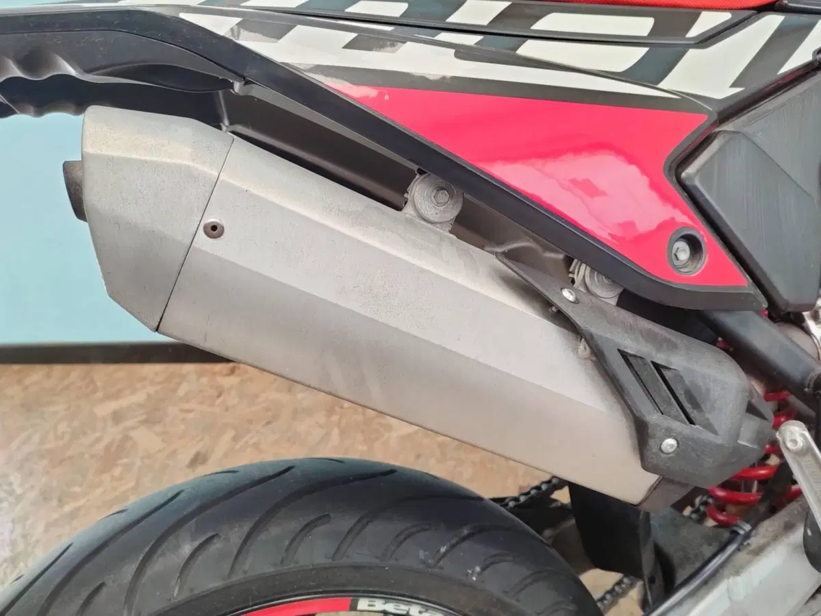 Betamotor RR 125 4T Motard LC (2021 - 23) (8)
