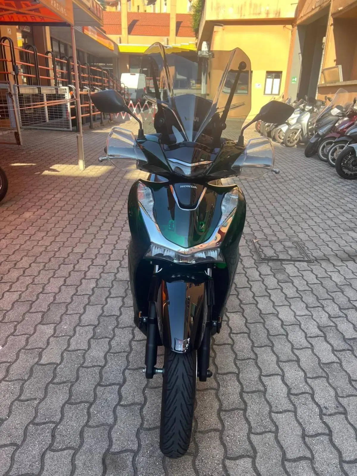Honda SH 150i Vetro (2024 - 25) (2)