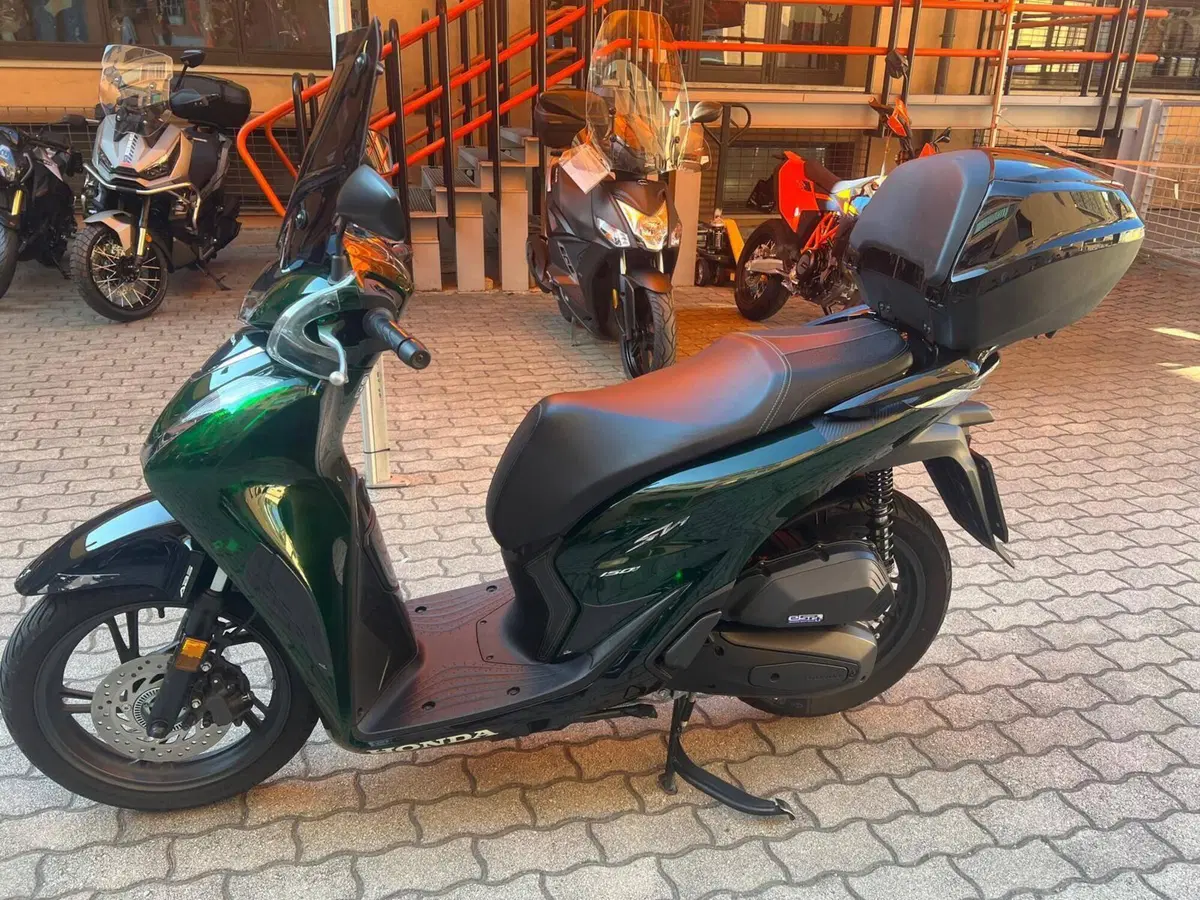 Honda SH 150i Vetro (2024 - 25) (3)