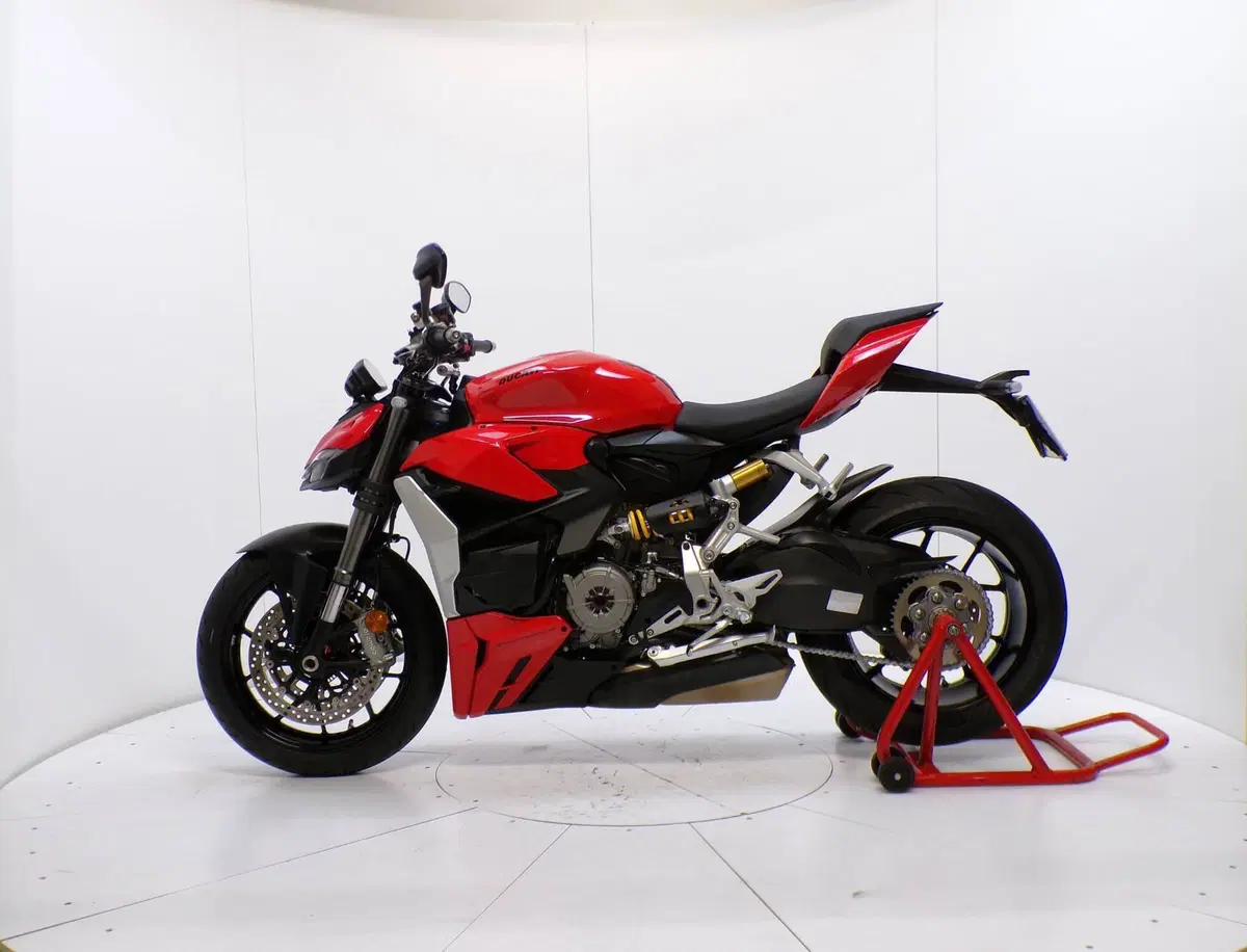 Ducati Streetfighter V2 (2022 - 24) (4)