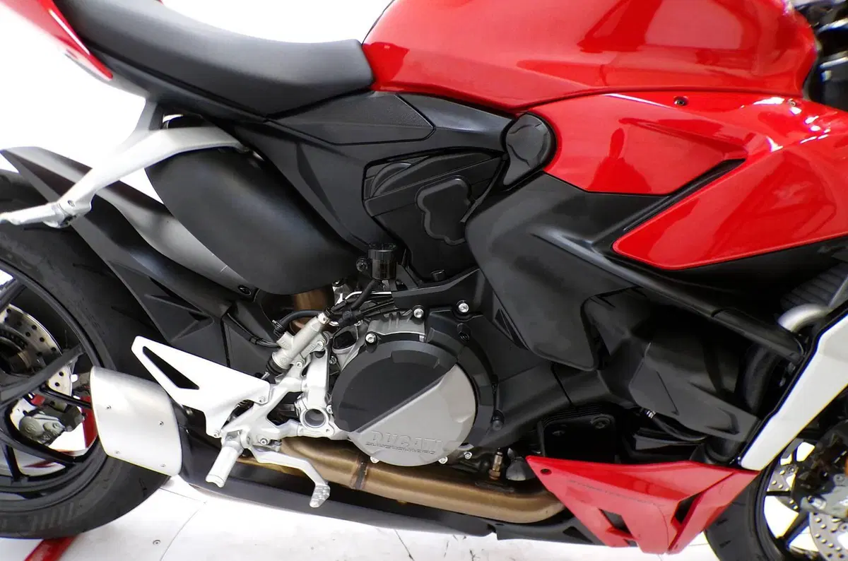 Ducati Streetfighter V2 (2022 - 24) (8)