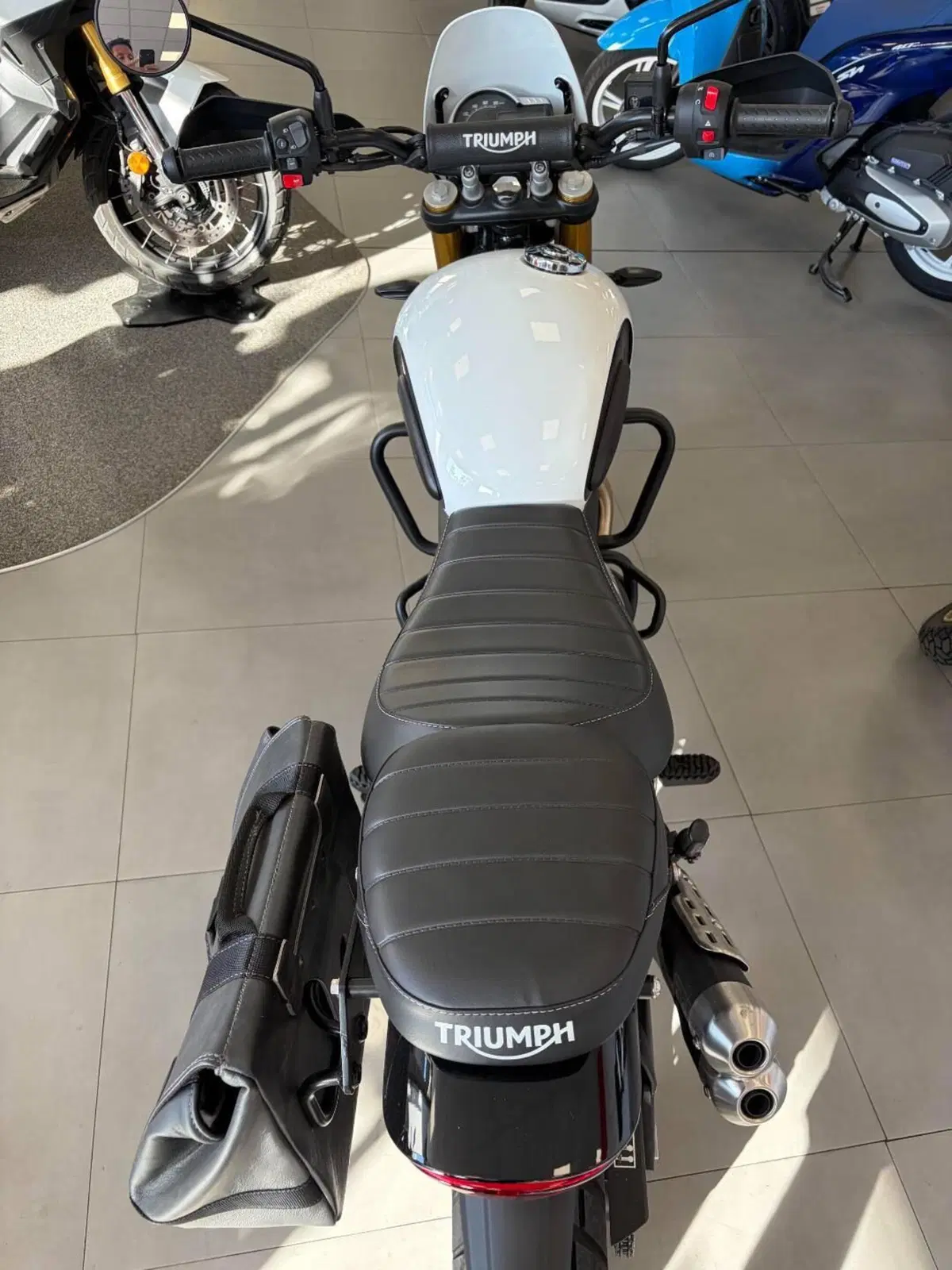 Triumph Scrambler 400 XC (2025 - 26) (4)