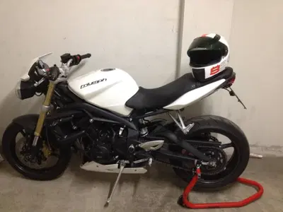 Triumph Street Triple (2007 - 12) usata