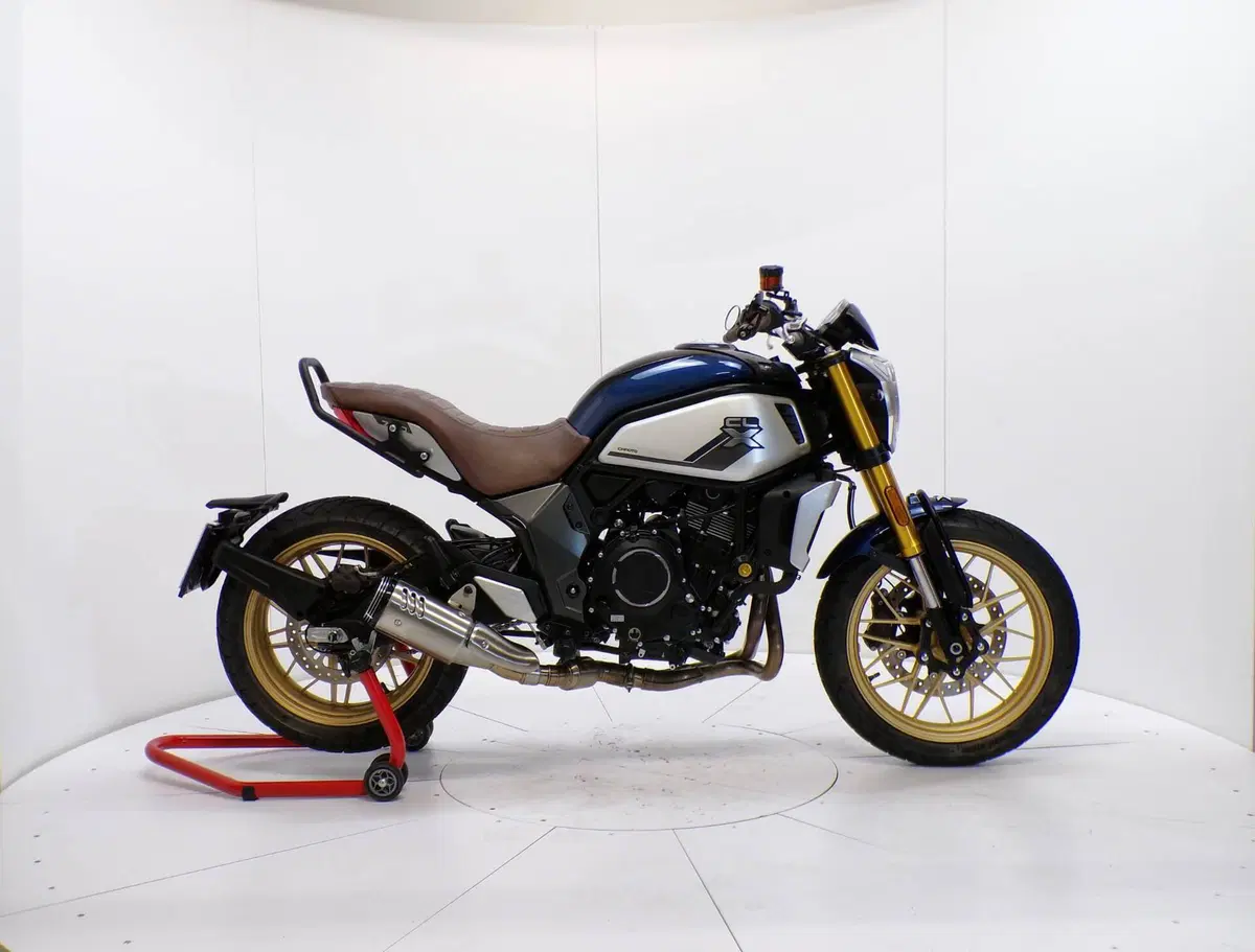 CFMOTO 700CL-X Heritage (2021 - 26)