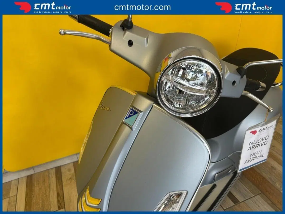 Vespa GTS 300 Hpe (2021 - 22) (5)