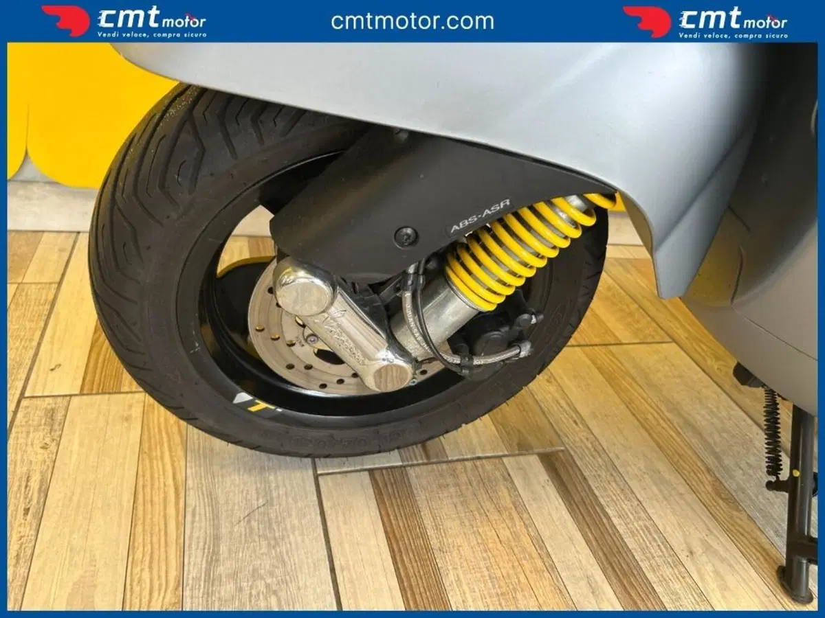 Vespa GTS 300 Hpe (2021 - 22) (6)