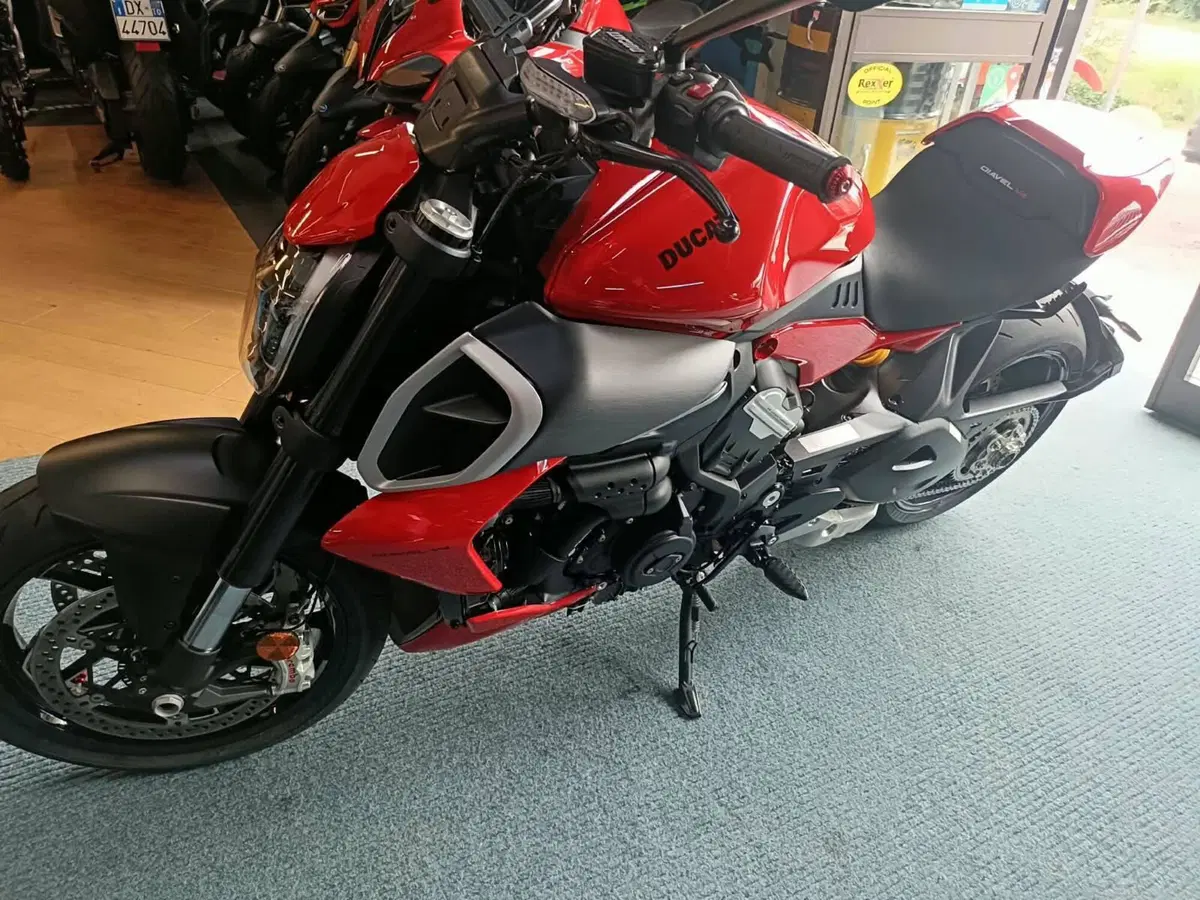 Ducati Diavel V4 (2023 - 26) (4)