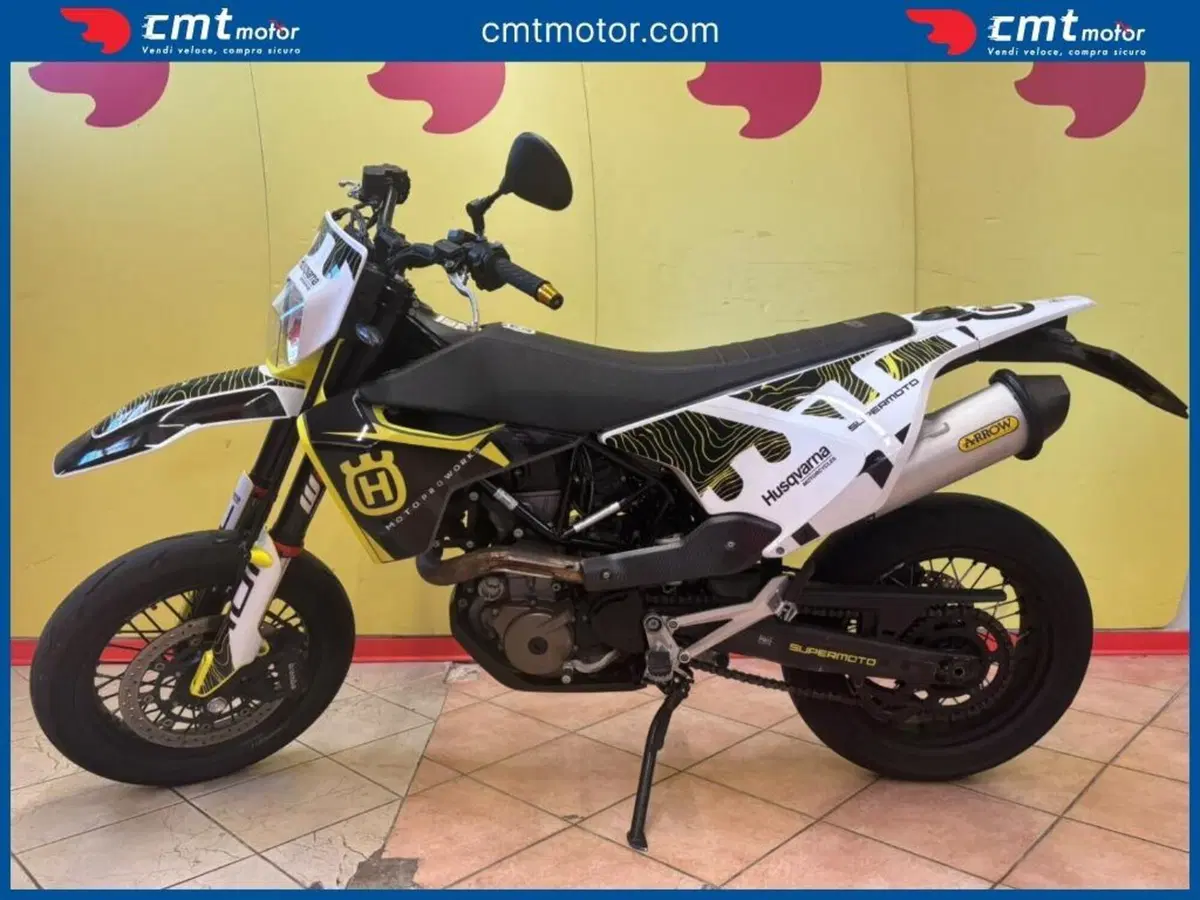 Husqvarna 701 Supermoto (2021) (3)