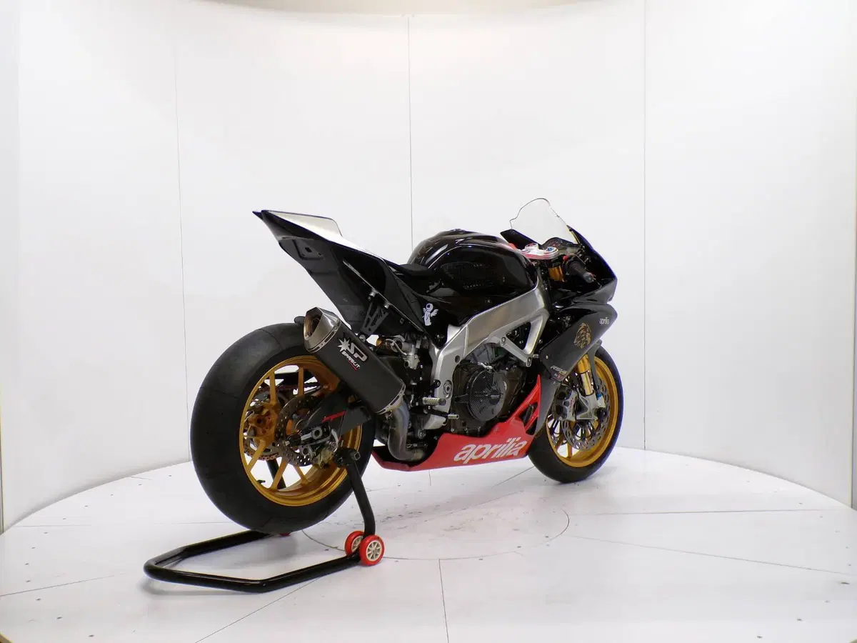 Aprilia RSV4 Factory APRC ABS (2011 - 15) (6)