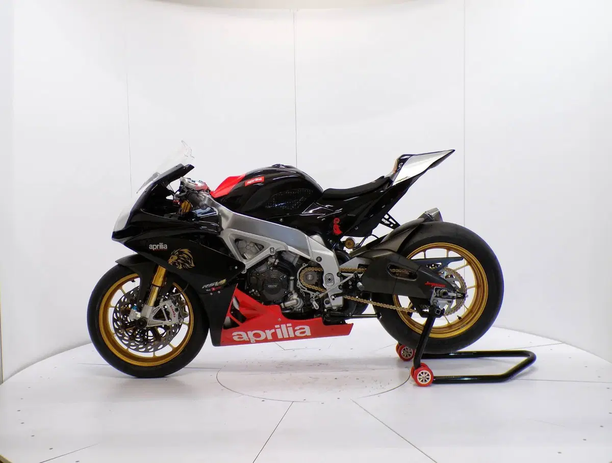 Aprilia RSV4 Factory APRC ABS (2011 - 15) (4)