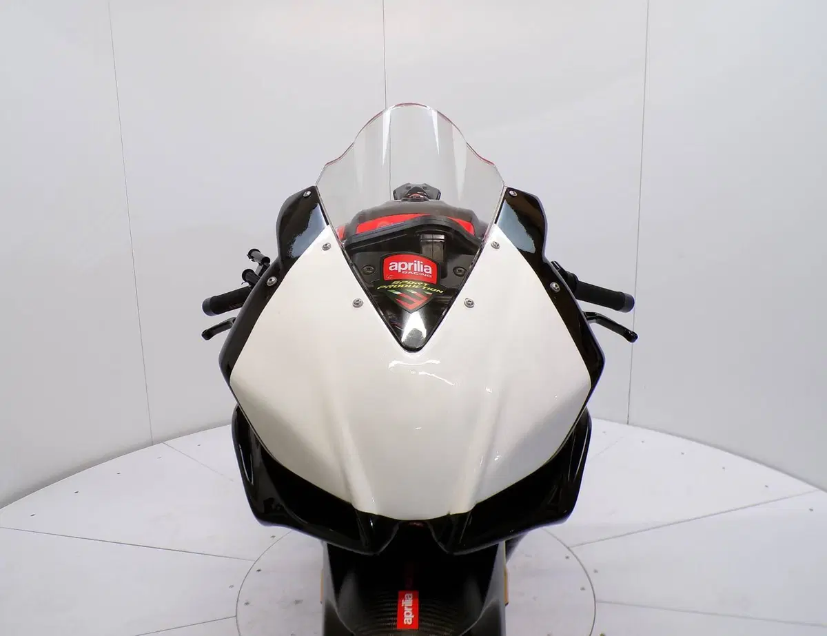 Aprilia RSV4 Factory APRC ABS (2011 - 15) (9)
