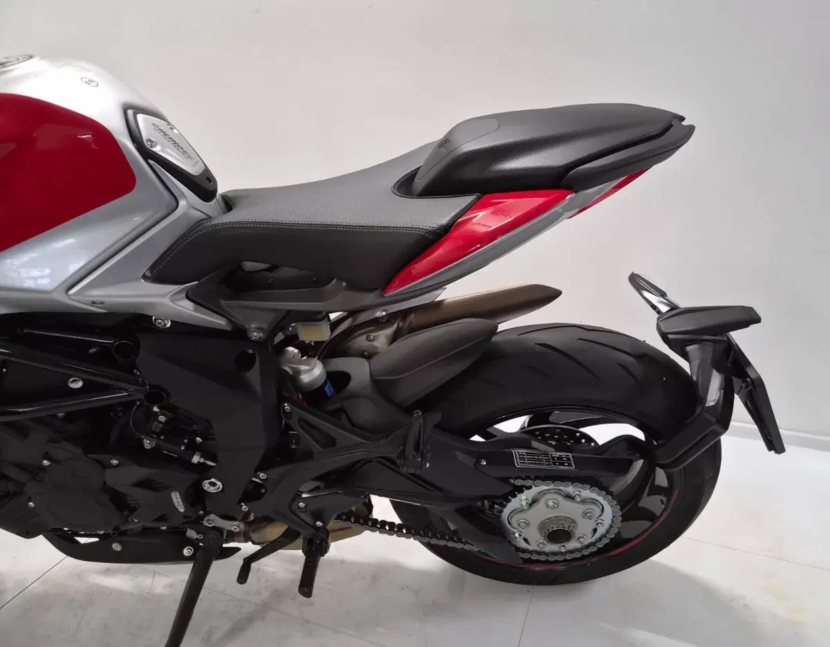 MV Agusta Brutale 800 RR (2021 - 25) (6)