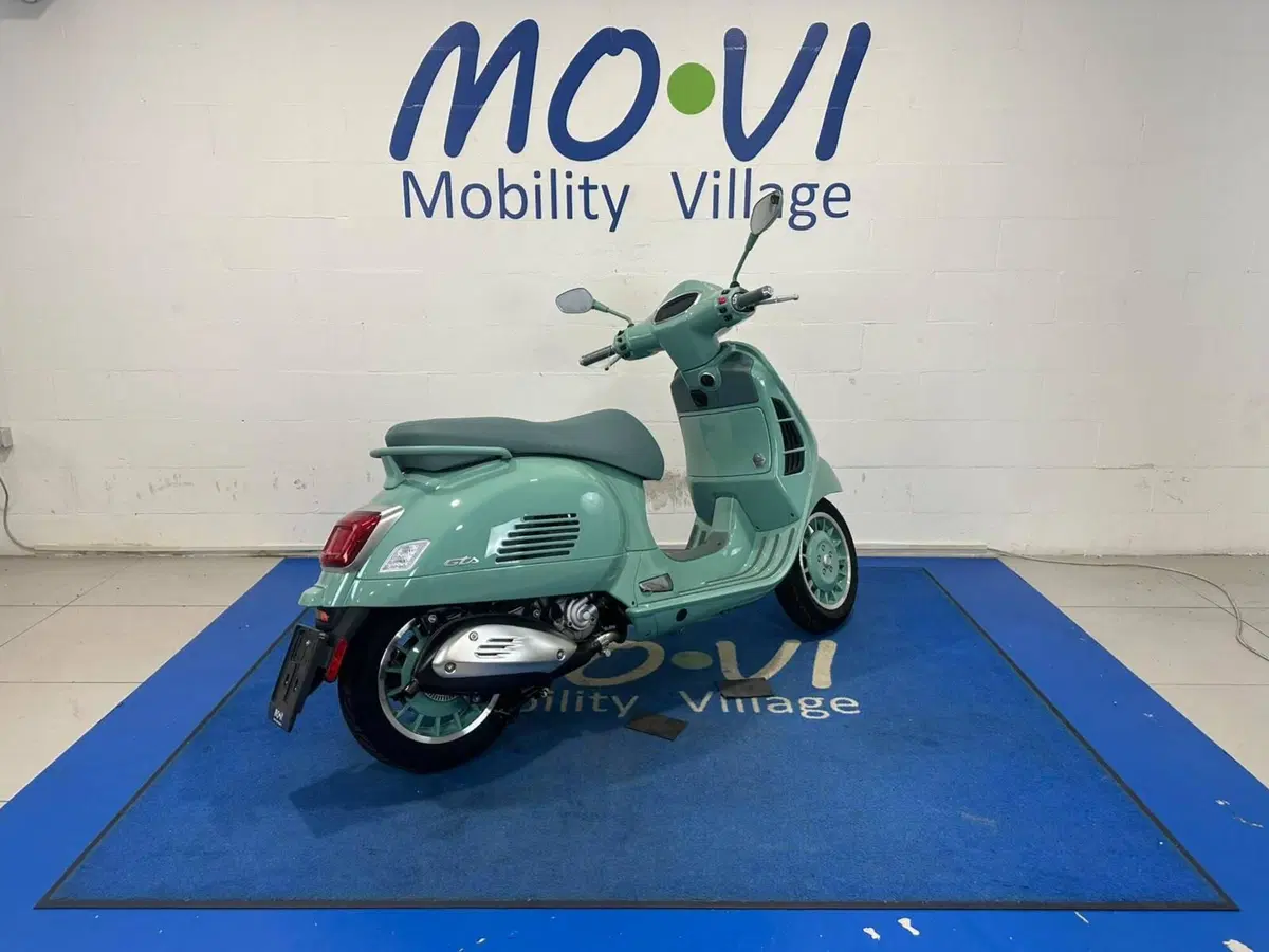 Vespa GTS 310 80th (2026) (2)
