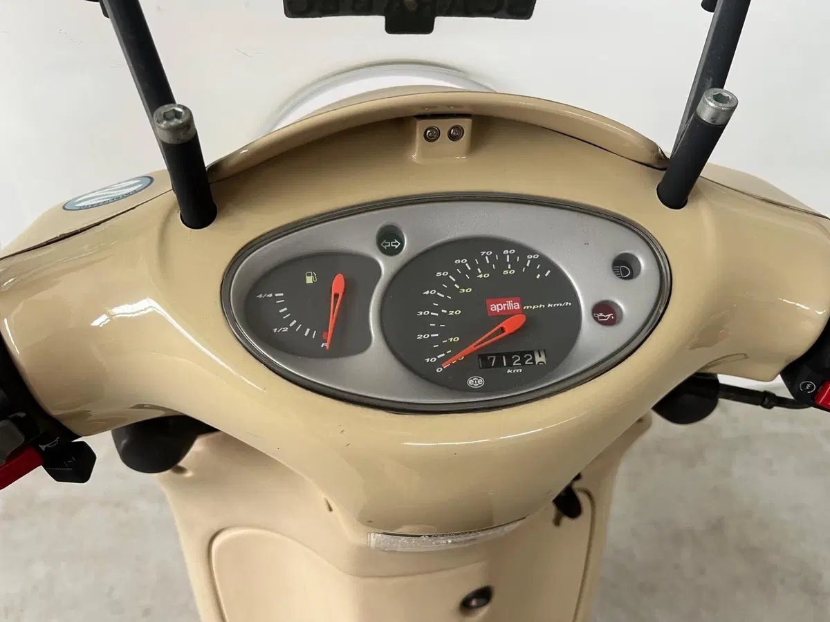 Aprilia Scarabeo 50 2t (2008 - 17) (2)