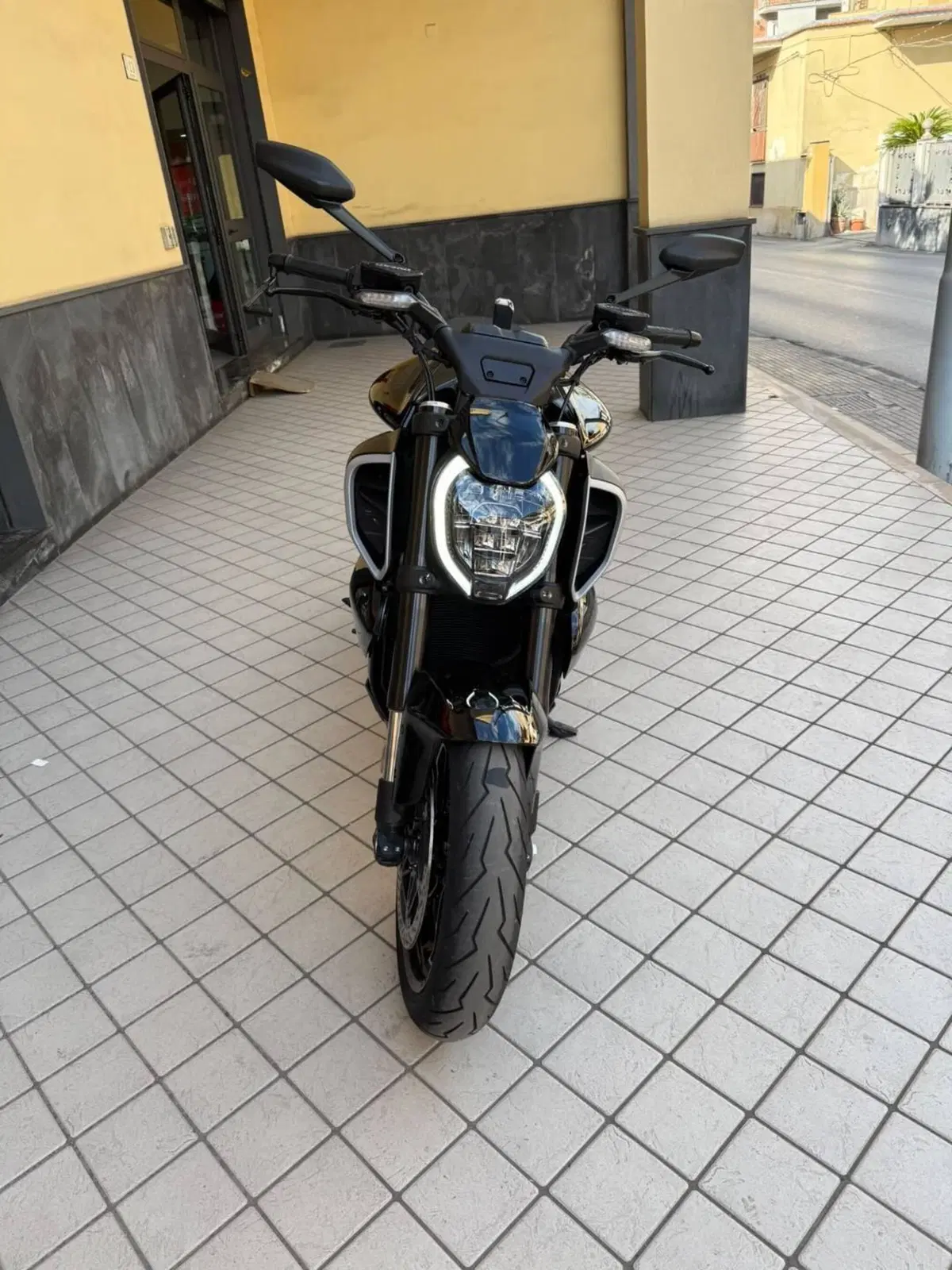 Ducati Diavel V4 (2023 - 26) (2)