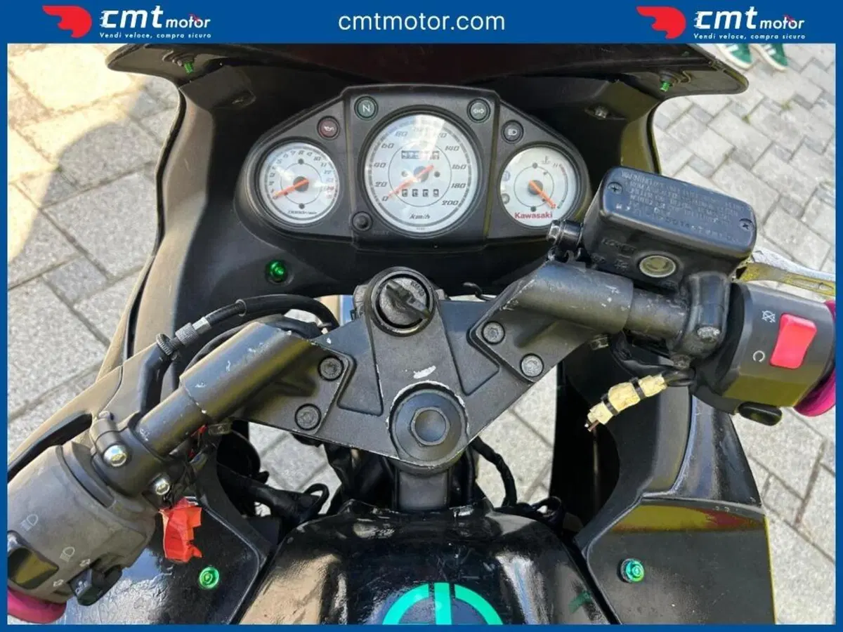 Kawasaki Ninja 250 R (2007 - 13) (5)