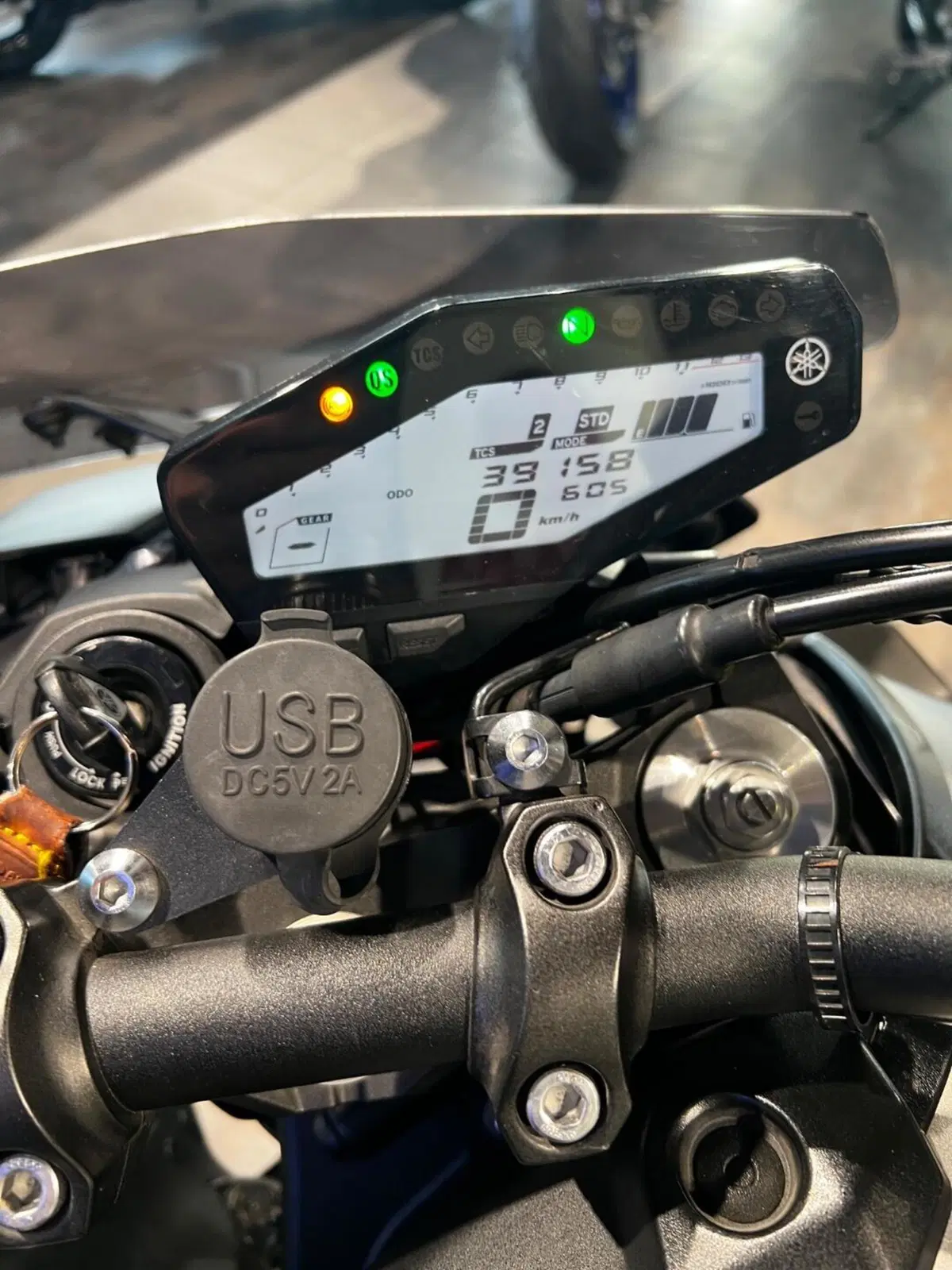 Yamaha MT-09 (2017 - 20) (4)