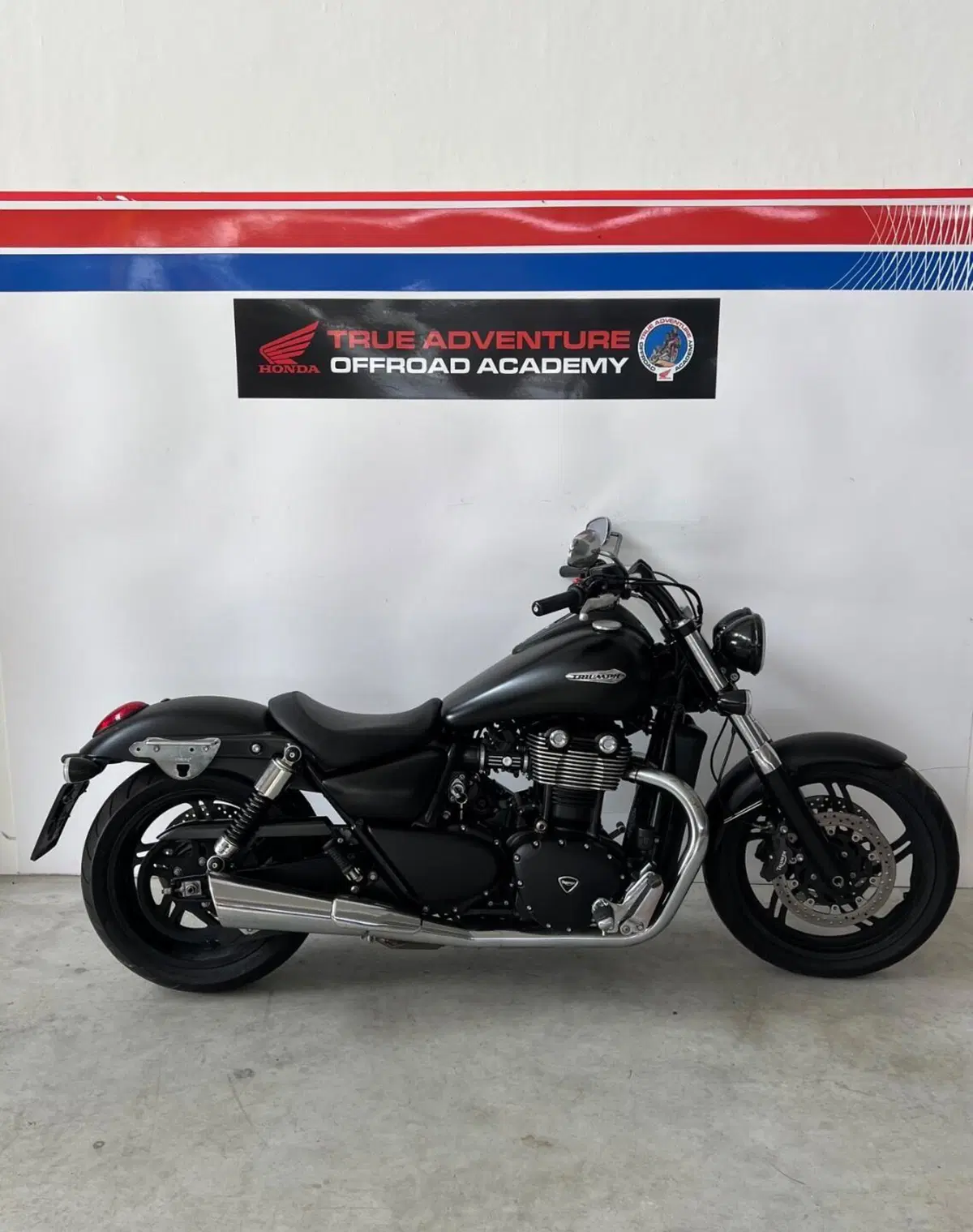 Triumph Thunderbird Storm 1700 (2010 - 16) (2)