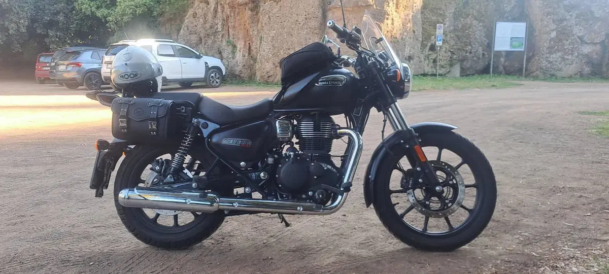 Royal Enfield Meteor 350 Aurora (2024 - 26) (2)