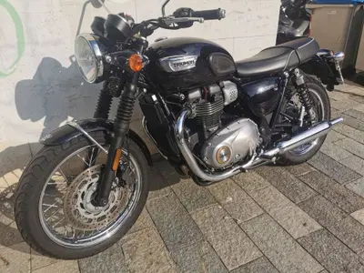 Triumph Bonneville T100 Black (2017 - 20) usata