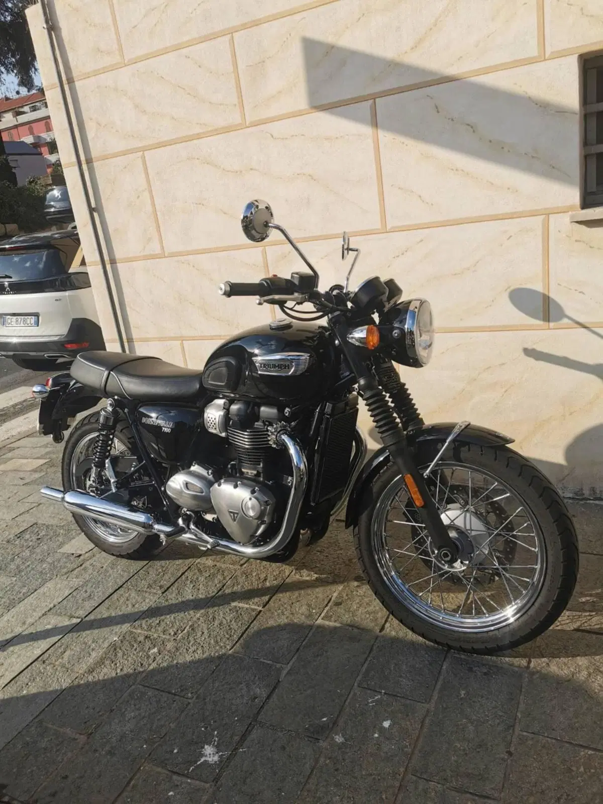 Triumph Bonneville T100 Black (2017 - 20) (4)