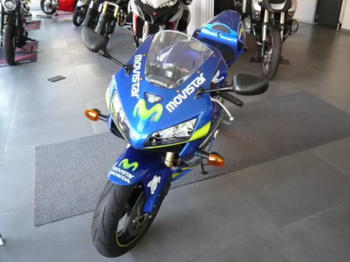 Honda CBR 600 RR (2005 - 06) (4)