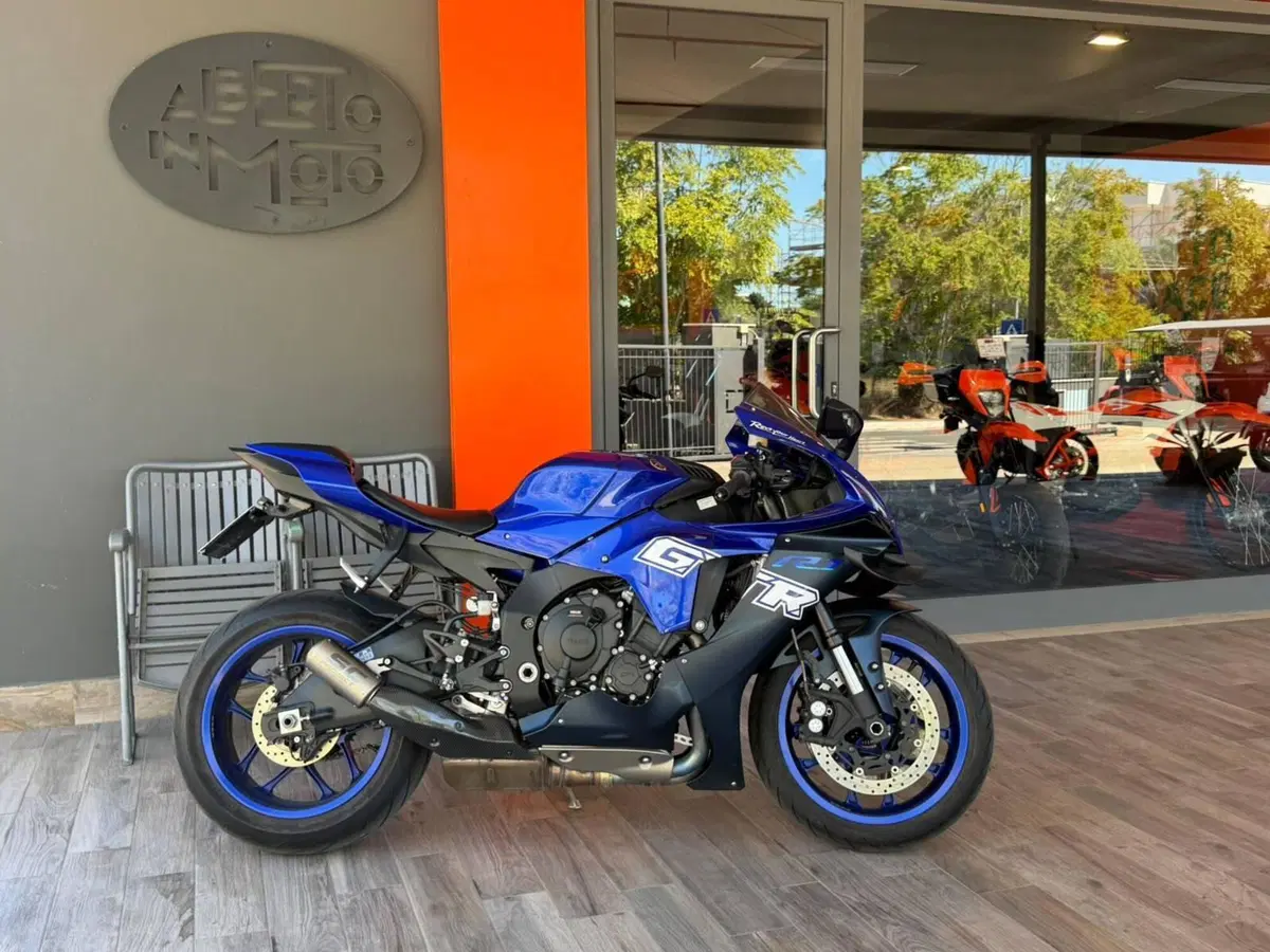 Yamaha YZF R1 (2020 - 25)