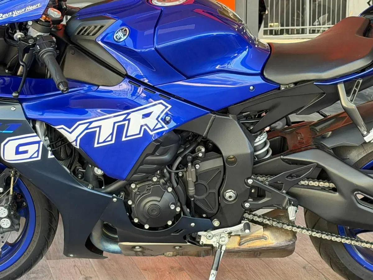 Yamaha YZF R1 (2020 - 25) (7)