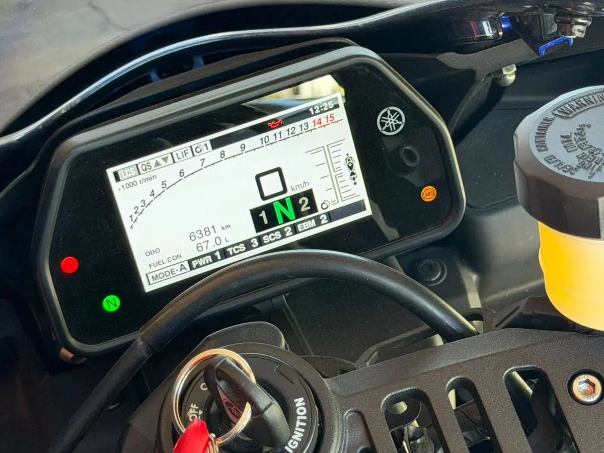 Yamaha YZF R1 (2020 - 25) (10)