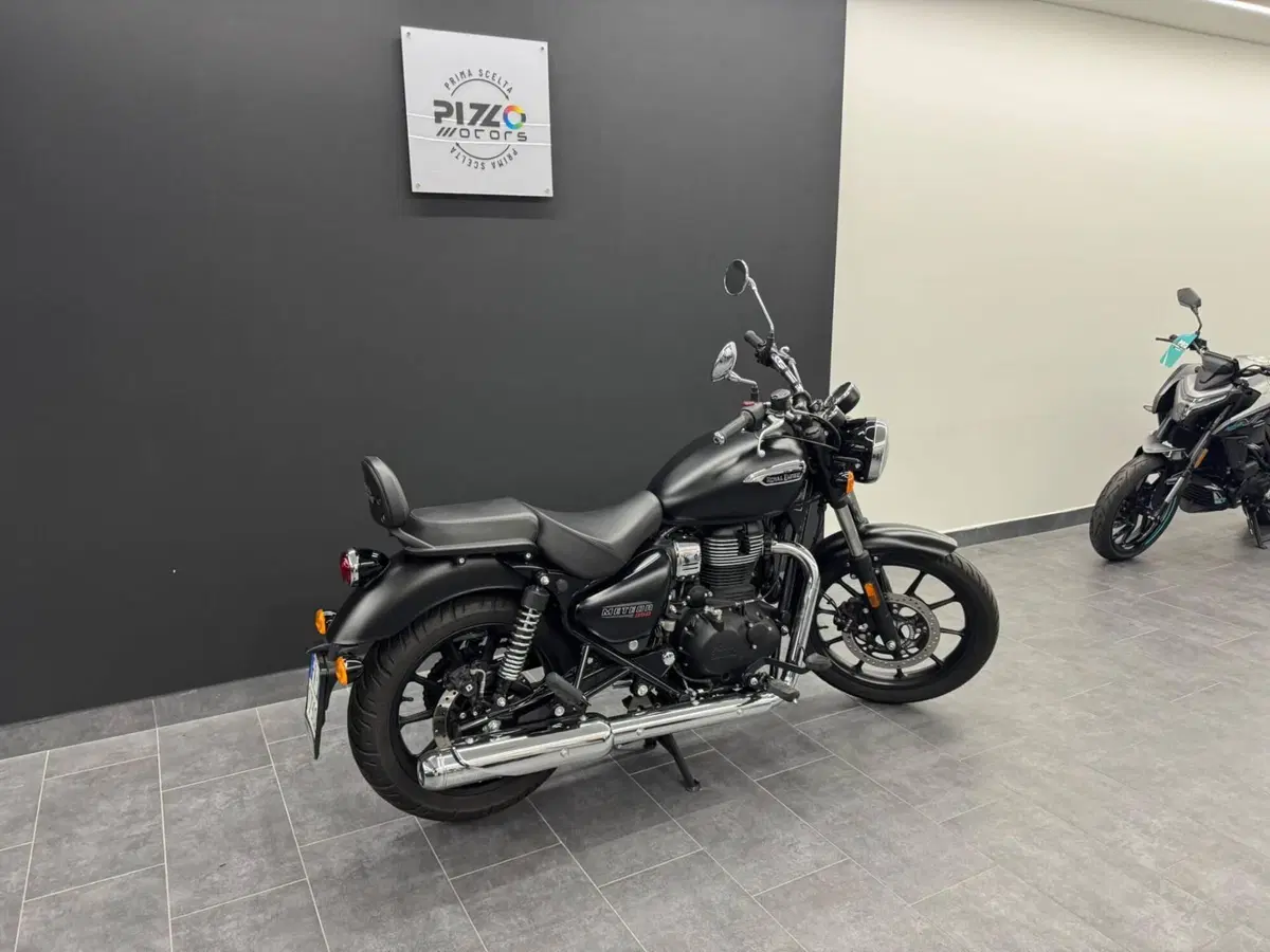 Royal Enfield Meteor 350 (2021 - 26) (3)