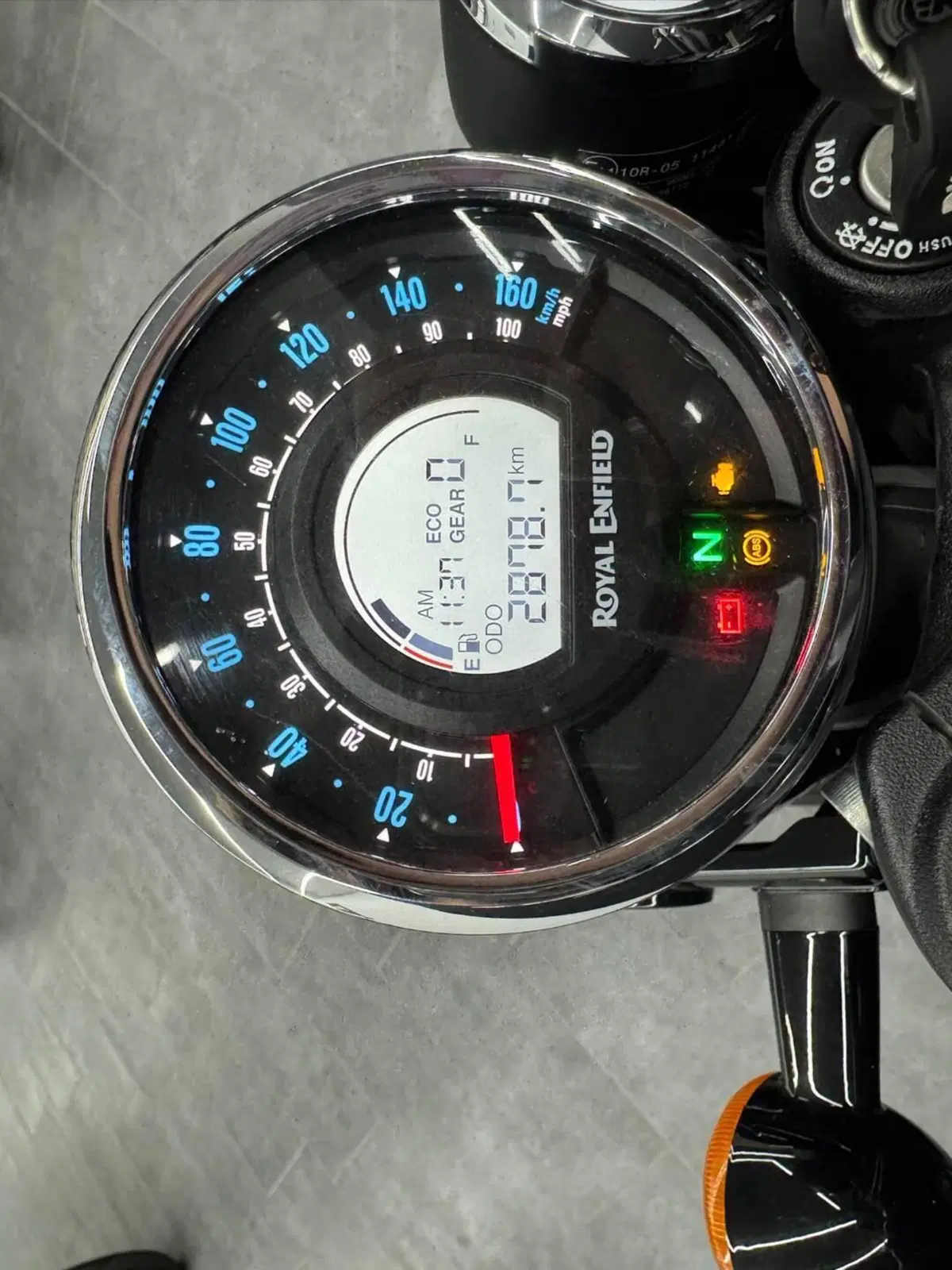 Royal Enfield Meteor 350 (2021 - 26) (6)