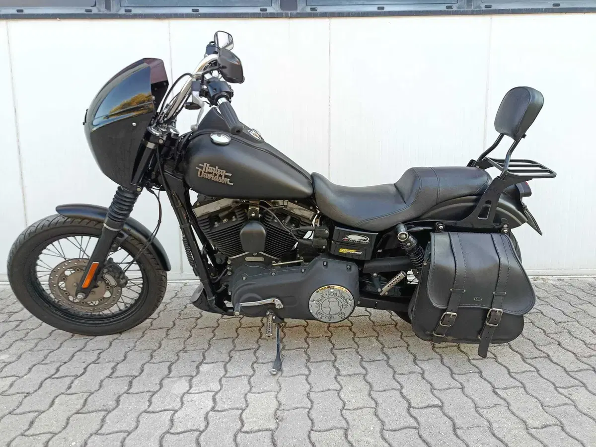 Harley-Davidson 1690 Street Bob Special (2015 - 16) - FXDB (7)