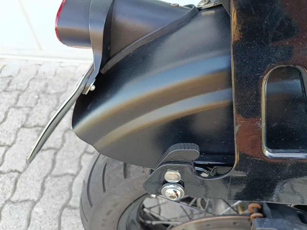 Harley-Davidson 1690 Street Bob Special (2015 - 16) - FXDB (2)
