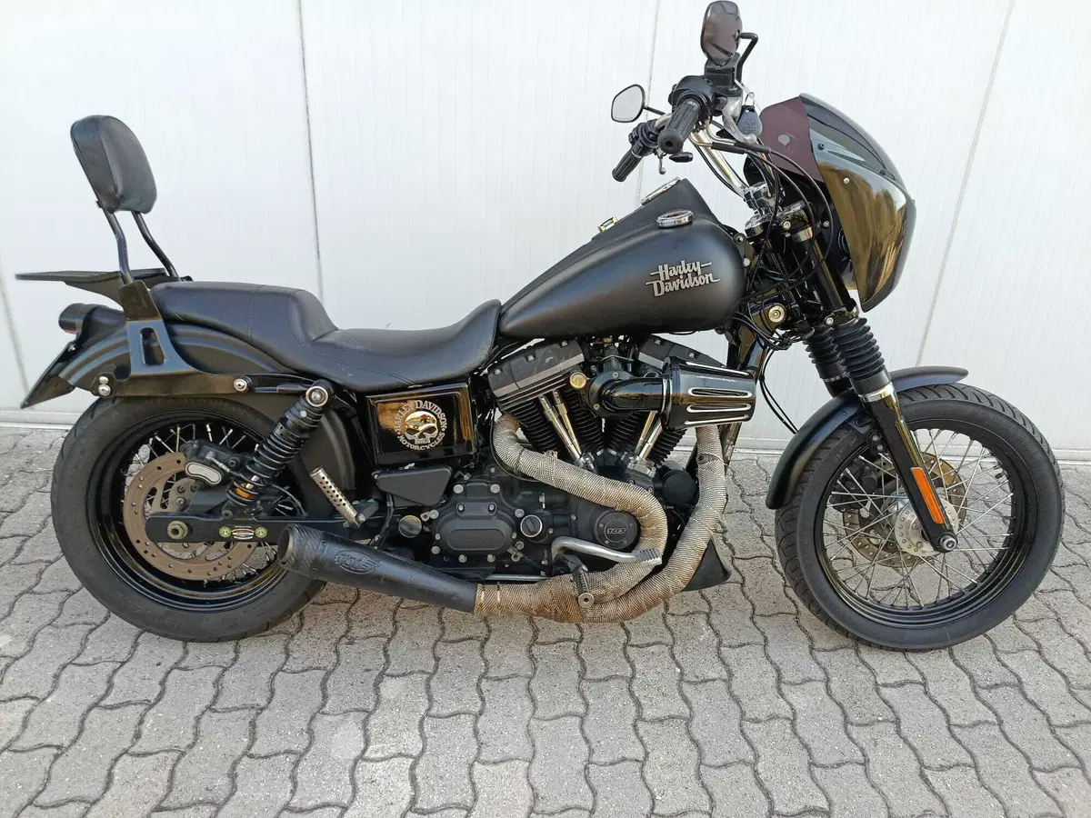 Harley-Davidson 1690 Street Bob Special (2015 - 16) - FXDB (4)