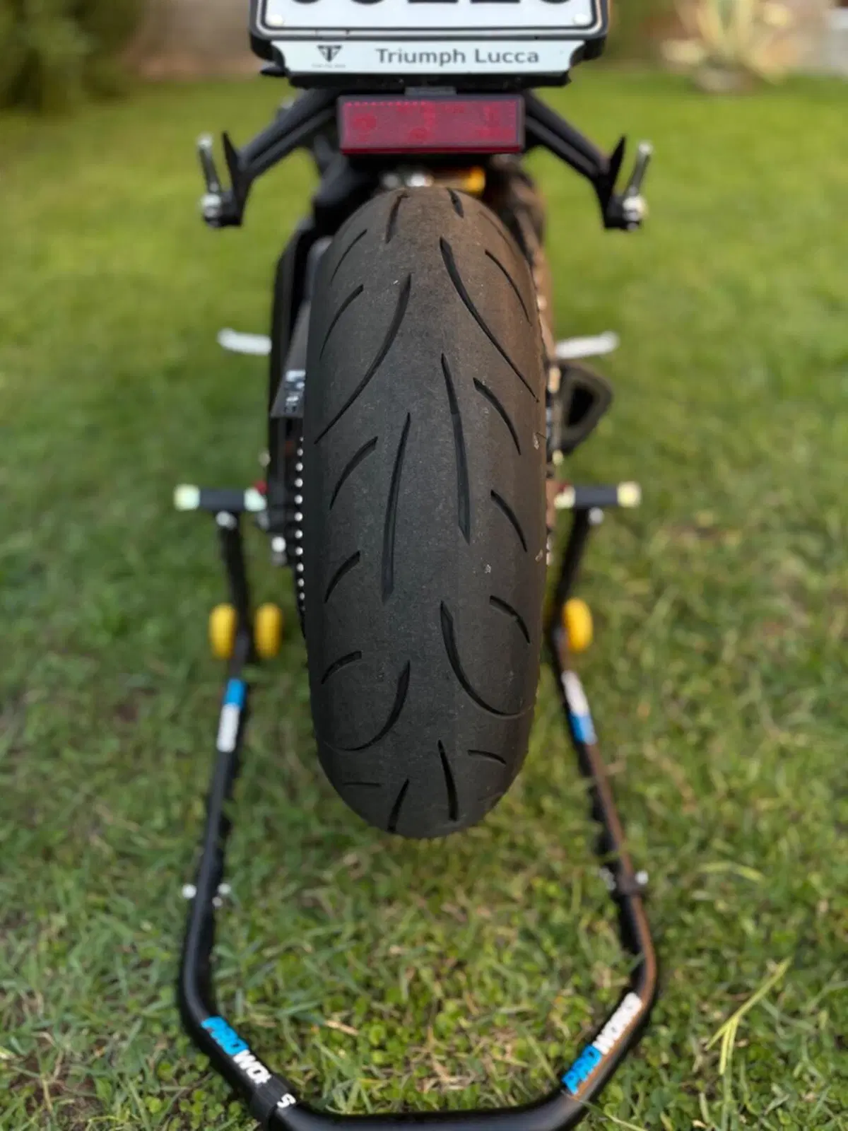 Triumph Street Triple 765 RS (2023 - 26) (10)