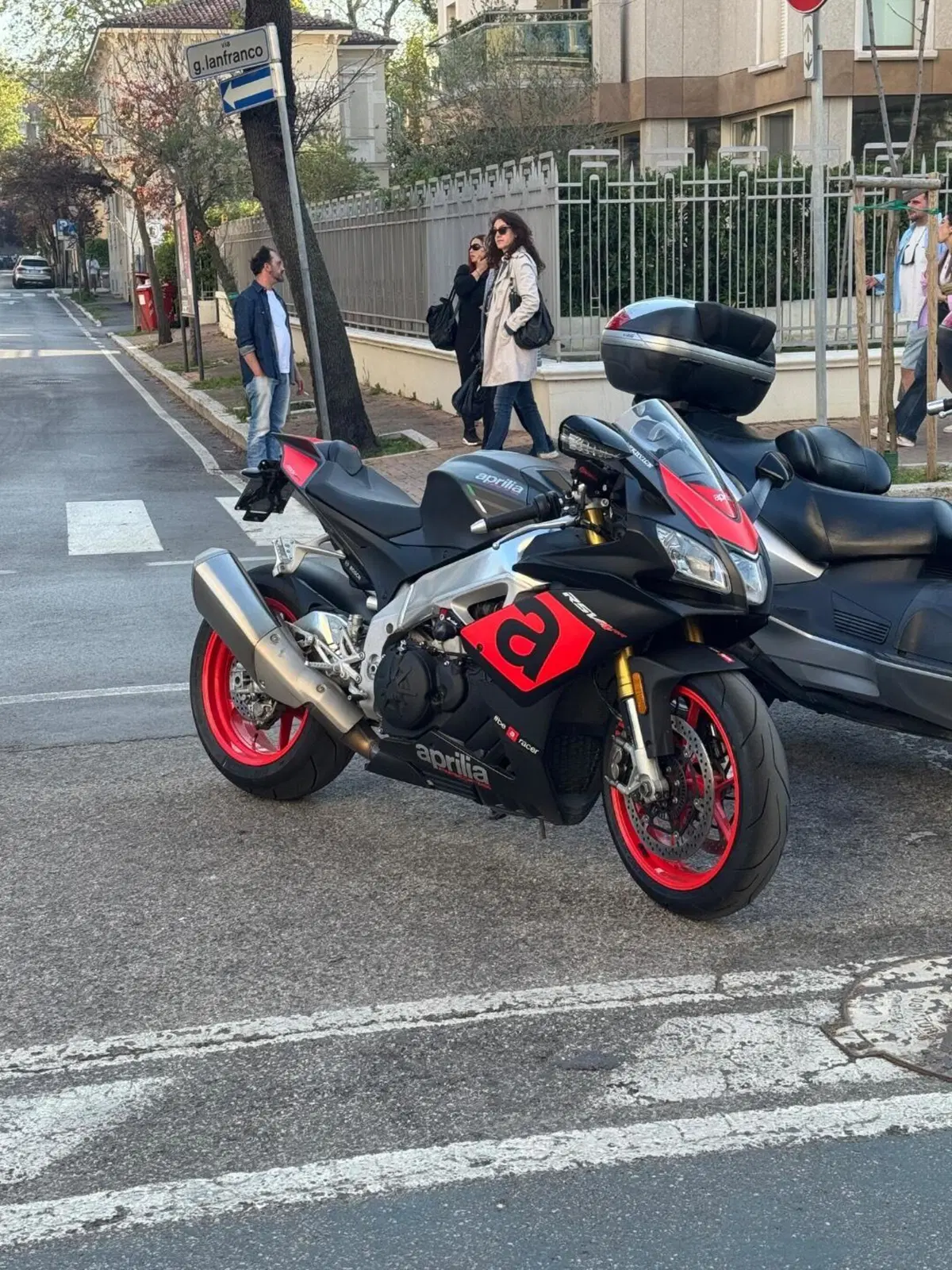 Aprilia RSV4 RR (2017 - 18) (2)