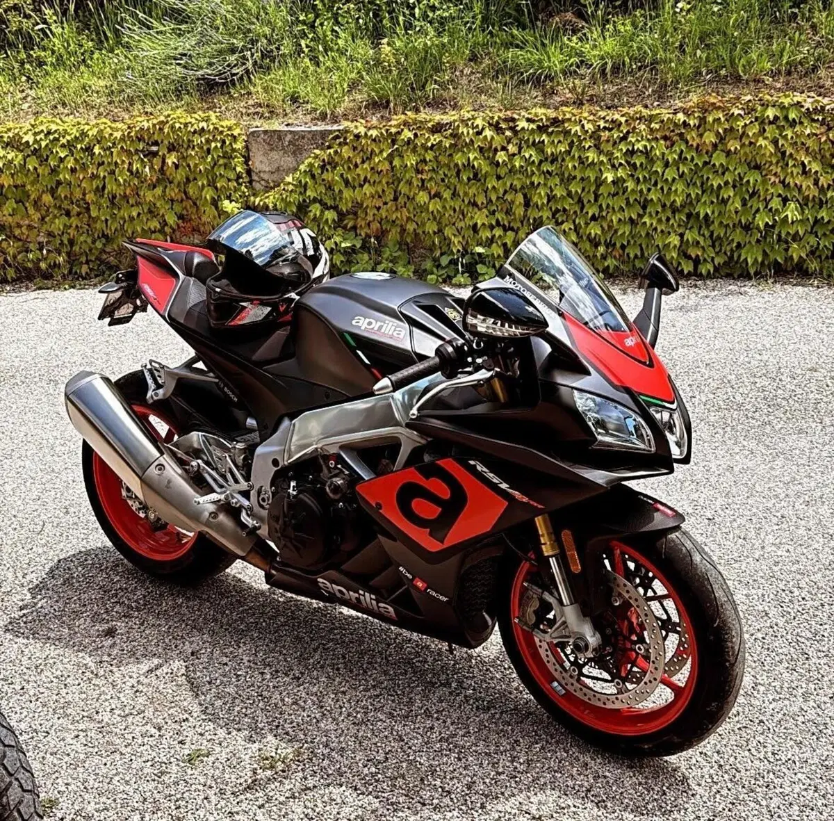 Aprilia RSV4 RR (2017 - 18) (4)