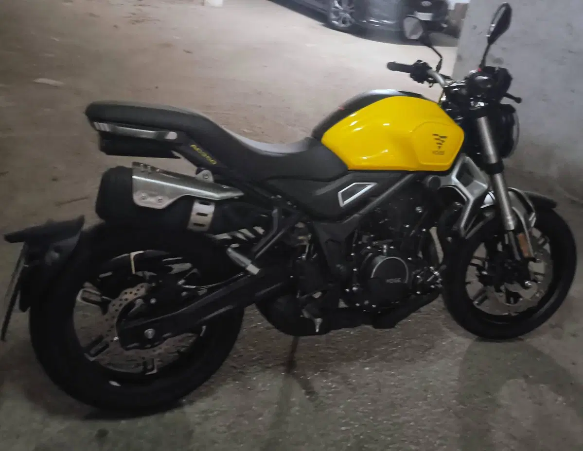 Voge Trofeo 350AC (2022 - 26) (3)