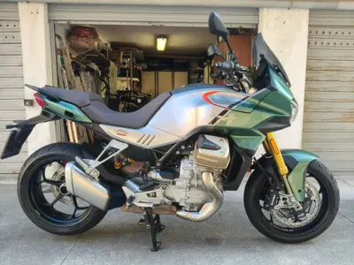 Moto Guzzi V100 Mandello S (2025 - 26) usata