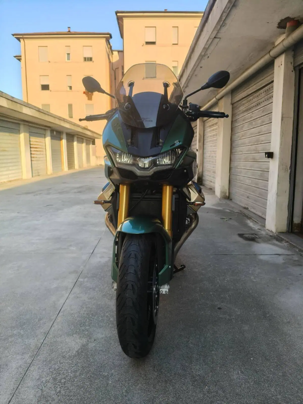 Moto Guzzi V100 Mandello S (2025 - 26) (3)