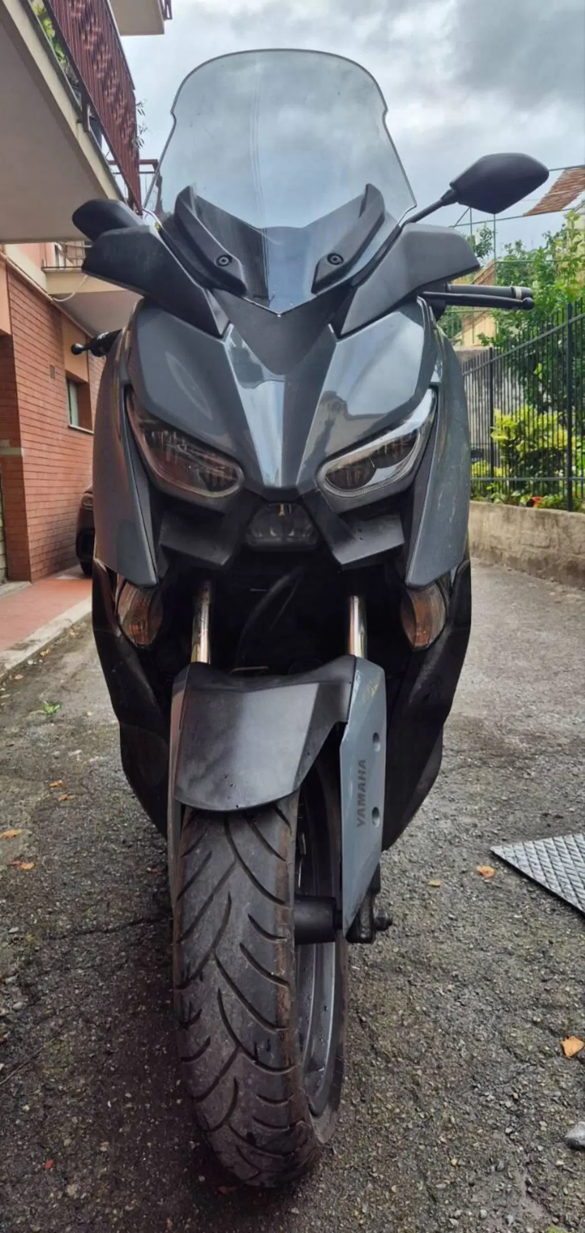 Yamaha X-Max 300 Tech Max (2021 - 24) (2)