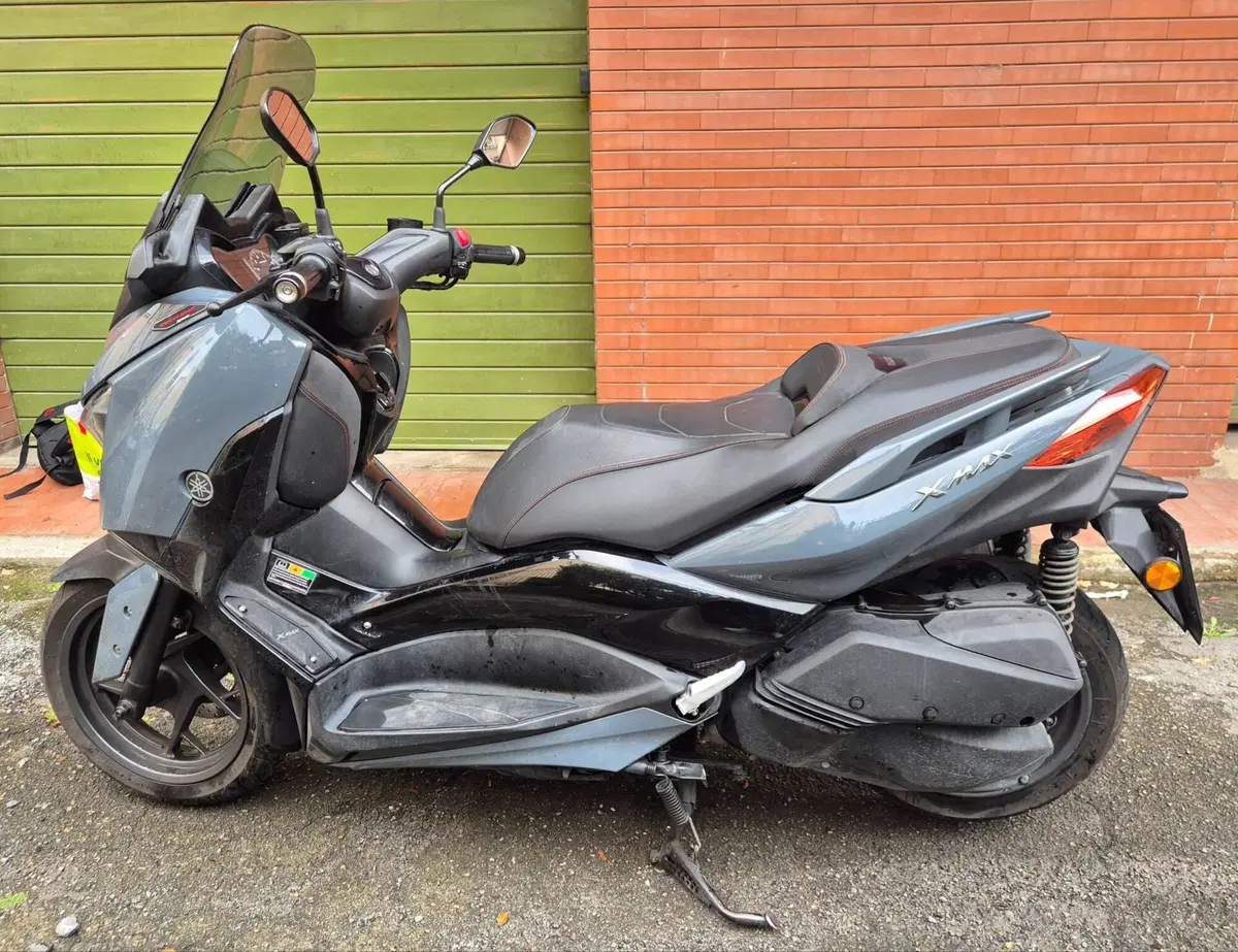 Yamaha X-Max 300 Tech Max (2021 - 24) (5)
