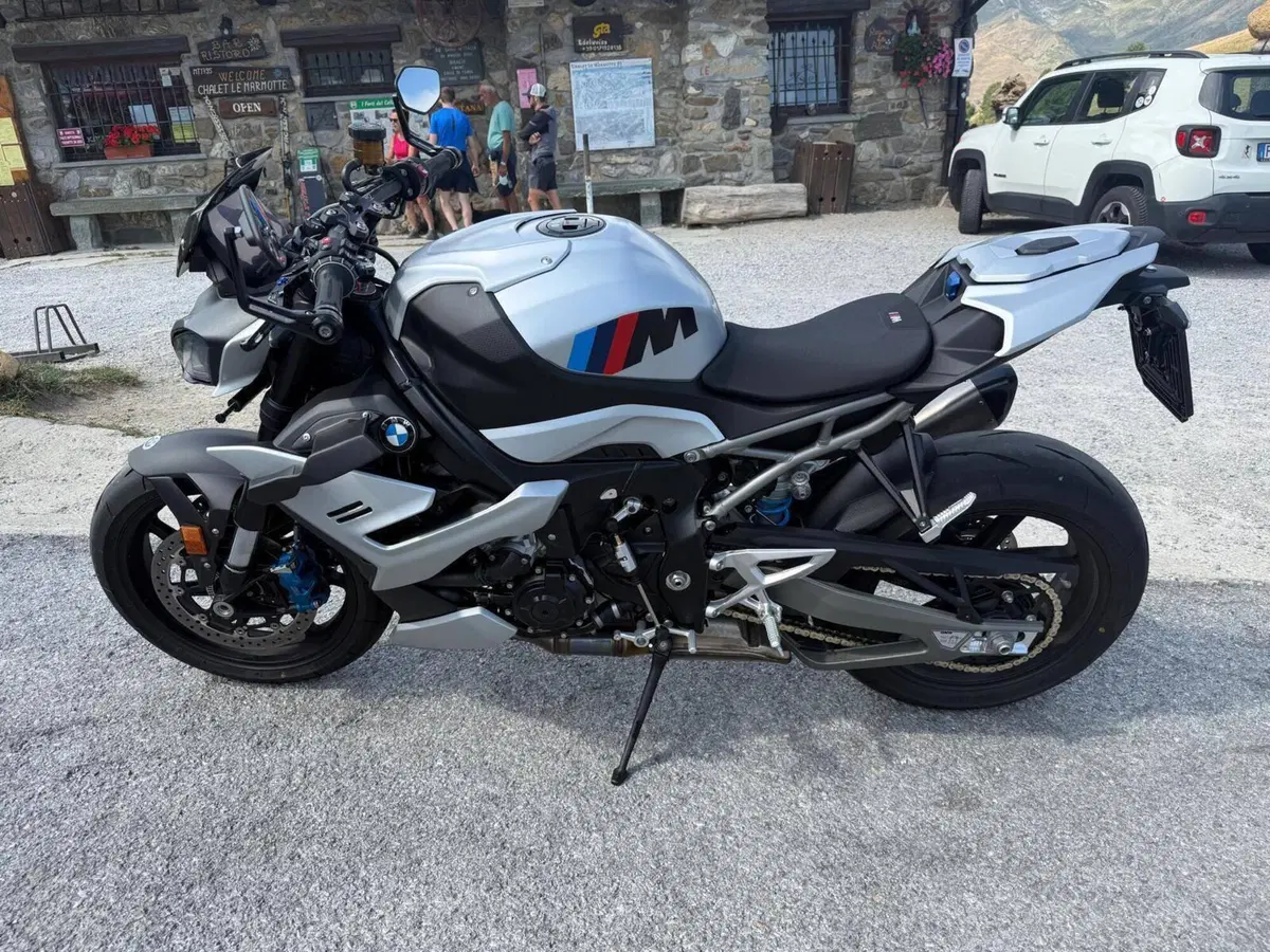 Bmw M 1000 R (2025 - 27)