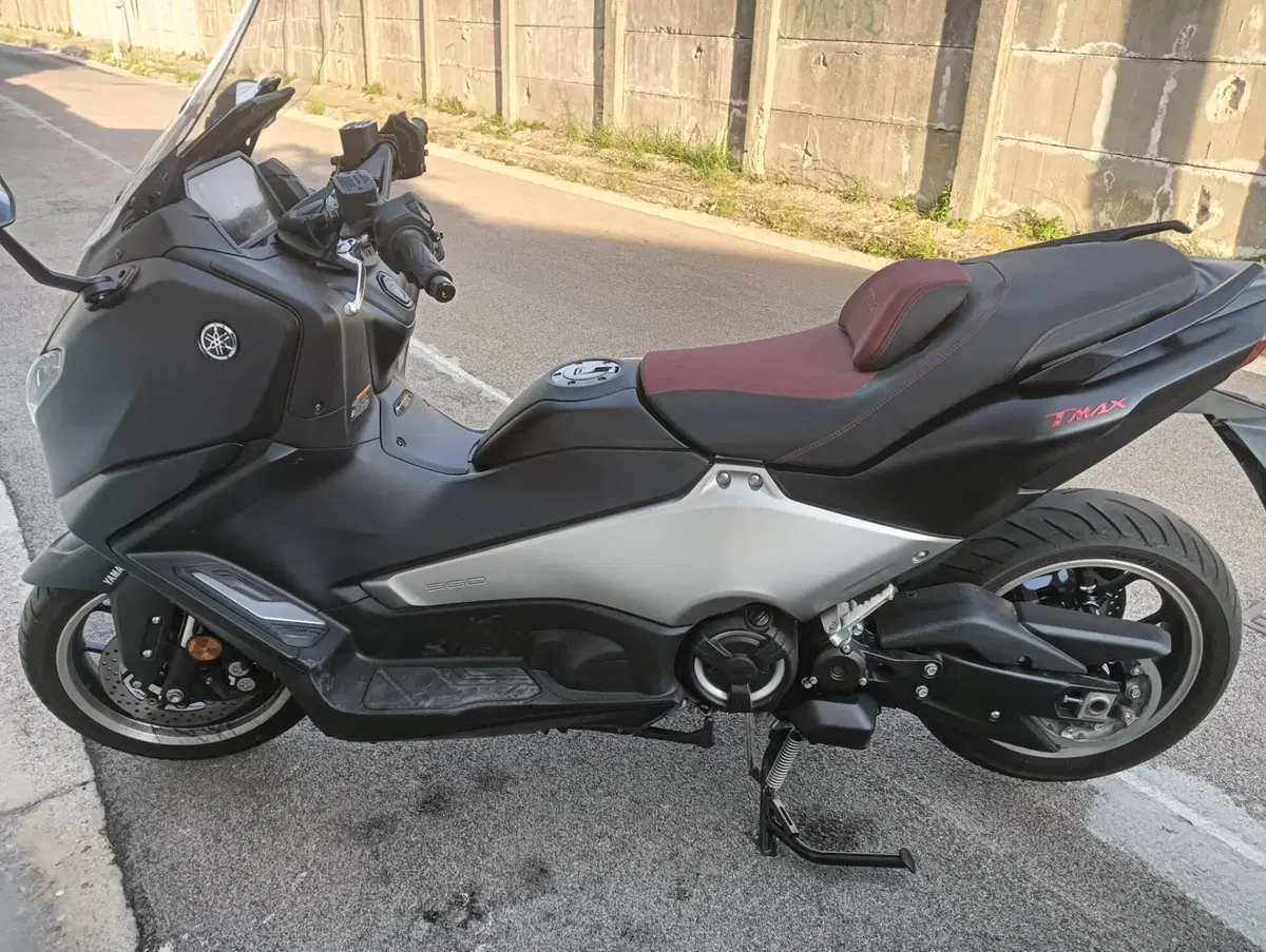 Yamaha T-Max 560 25th Anniversary (2026) (6)