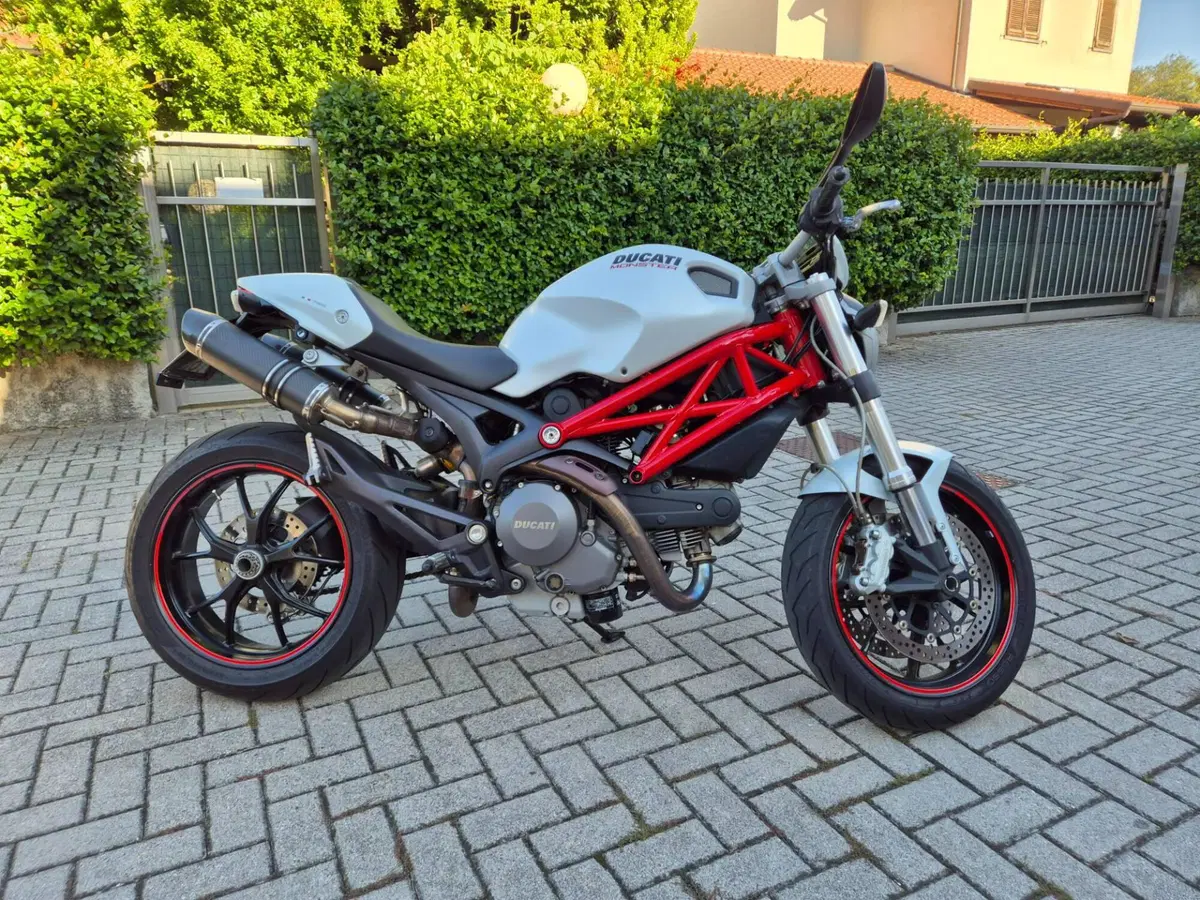 Ducati Monster 796 (2010 - 13) (2)