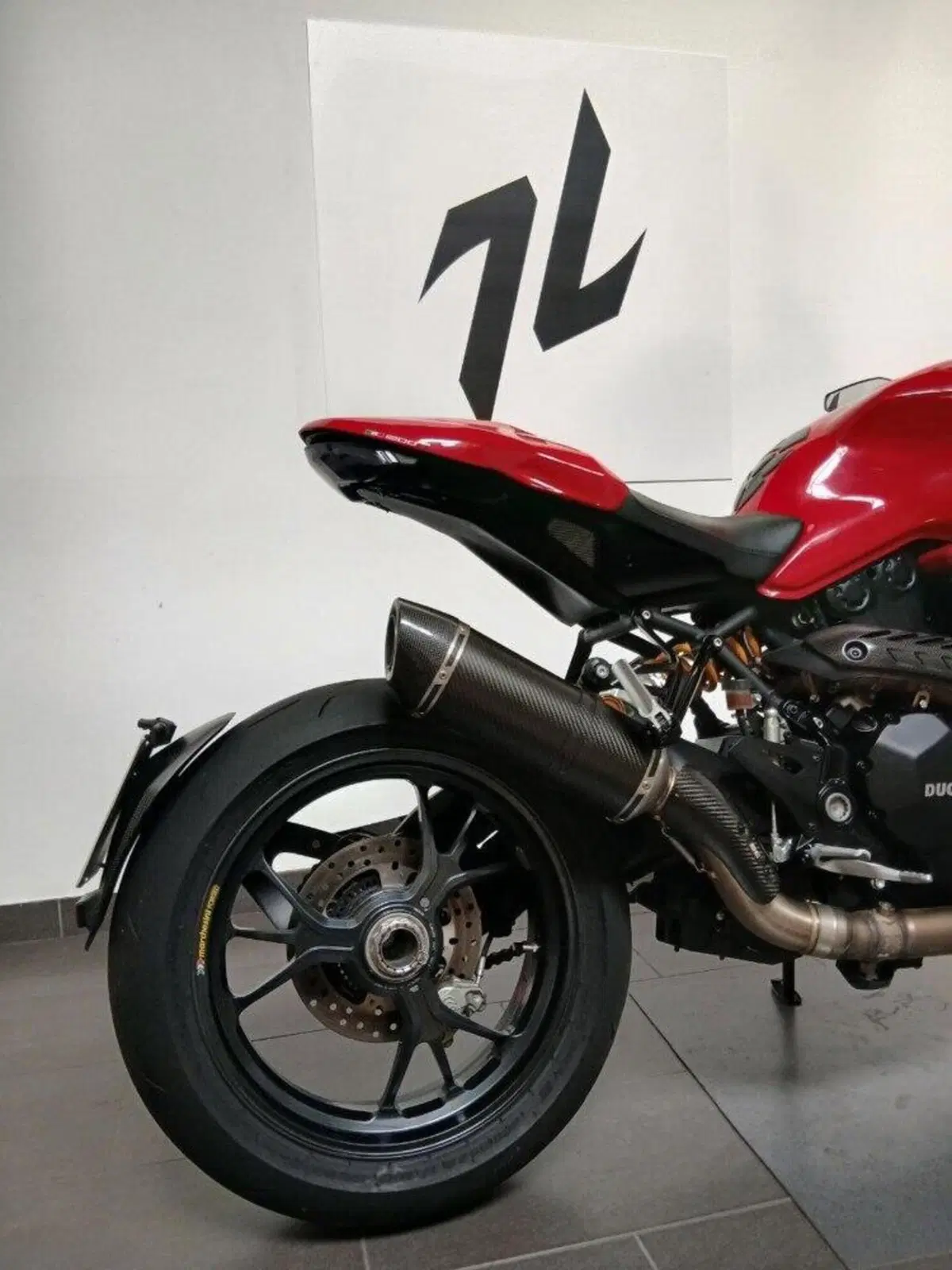 Ducati Monster 1200 R (2016 - 19) (6)